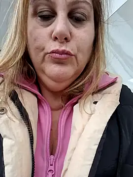 Snapshot of Mara-24 chatting on 02-27-25, 03:48 Mara-24 online show from 02-27-25, 03:48