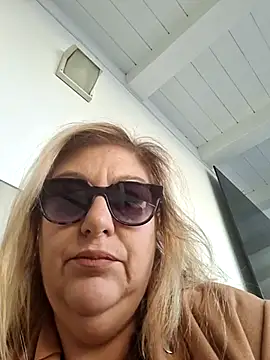 Snapshot of Mara-24 chatting on 10-24-25, 06:54 Mara-24 online show from 10-24-25, 06:54