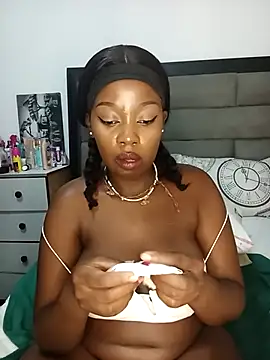 Snapshot of bigbootyboohle chatting on 02-04-25, 06:27 bigbootyboohle online show from 02-04-25, 06:27