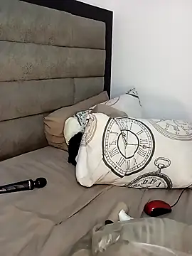 Snapshot of bigbootyboohle chatting on 02-14-25, 09:10 bigbootyboohle online show from 02-14-25, 09:10