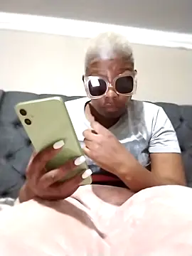 Snapshot of bigbootyboohle chatting on 09-16-25, 04:41 bigbootyboohle online show from 09-16-25, 04:41