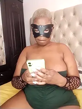 Snapshot of bigbootyboohle chatting on 09-19-25, 08:38 bigbootyboohle online show from 09-19-25, 08:38