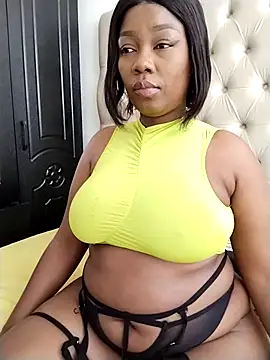 Snapshot of bigbootyboohle chatting on 10-25-25, 08:00 bigbootyboohle online show from 10-25-25, 08:00