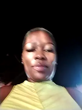 Snapshot of bigbootyboohle chatting on 11-14-25, 04:17 bigbootyboohle online show from 11-14-25, 04:17