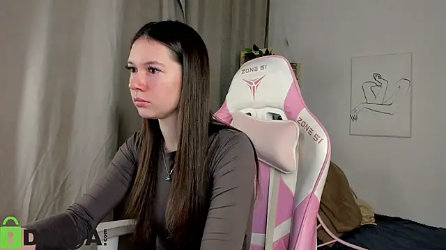 Nicole Charm online show from 10-23-25, 09:02