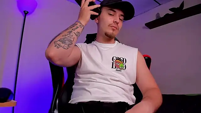 james connor2 online show from 11-05-25, 07:14