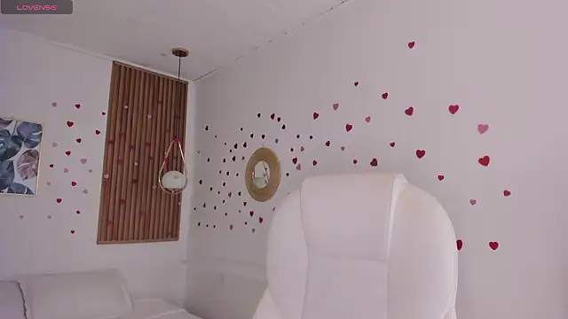 TiffanyWright online show from 02-21-26, 01:23