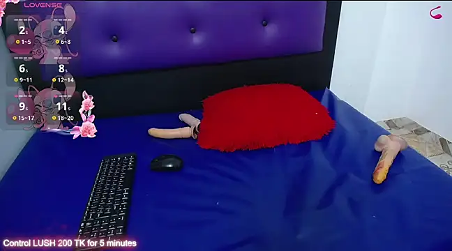 Snapshot of kambelroche chatting on 02-11-25, 05:50 kambelroche online show from 02-11-25, 05:50