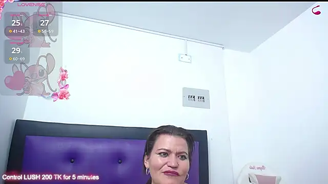 Snapshot of kambelroche chatting on 03-13-25, 02:33 kambelroche online show from 03-13-25, 02:33