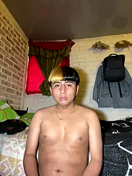 Snapshot of FlpGmz chatting on 10-01-25, 08:15 FlpGmz online show from 10-01-25, 08:15