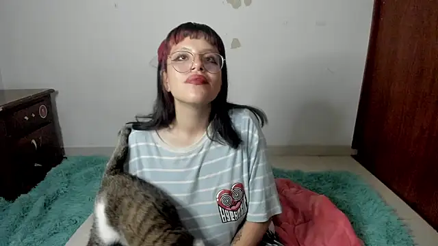 Snapshot of Lucyfx666 chatting on 02-15-25, 06:02 Lucyfx666 online show from 02-15-25, 06:02