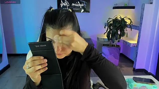 Snapshot of TifanyWhite_ chatting on 02-10-25, 08:21 TifanyWhite online show from 02-10-25, 08:21