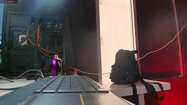 Snapshot of TifanyWhite_ chatting on 03-05-25, 08:00 TifanyWhite online show from 03-05-25, 08:00