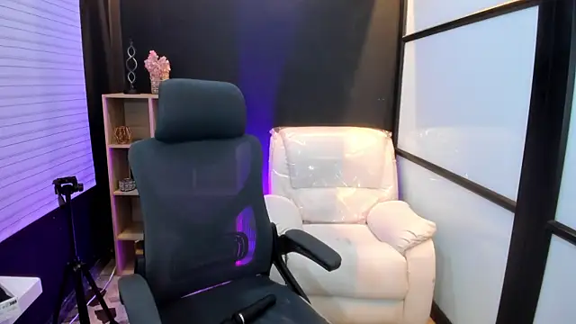 Snapshot of TifanyWhite_ chatting on 03-13-25, 11:49 TifanyWhite online show from 03-13-25, 11:49