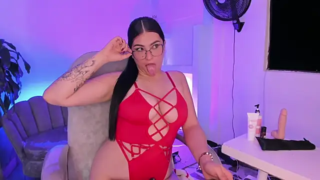 Snapshot of TifanyWhite_ chatting on 07-16-26, 05:24 TifanyWhite online show from 07-16-26, 05:24