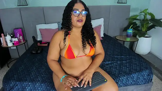 Annie-Wolf online show from 11-08-25, 08:51