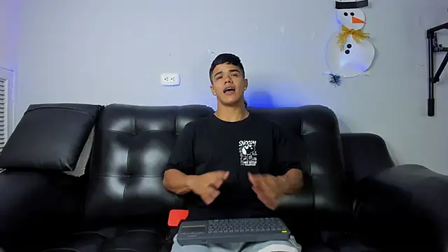 Rob saenz  online show from 12-24-24, 02:01