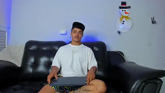 Rob saenz  online show from 12-30-24, 01:58