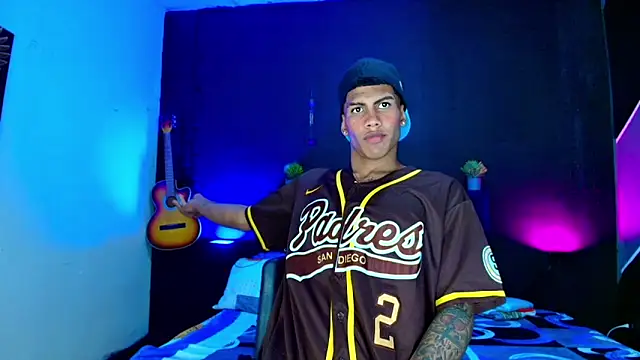 Damian latinxxx online show from 02-25-25, 06:14