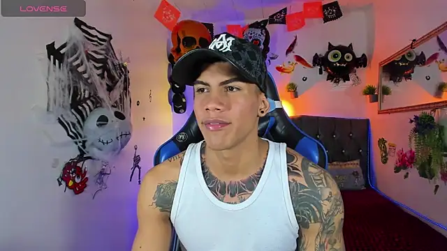 Damian latinxxx online show from 10-13-25, 03:06