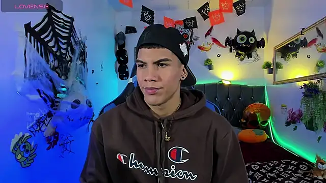 Damian latinxxx online show from 10-19-25, 03:07