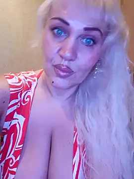 Snapshot of IsabellaBoni chatting on 12-19-24, 06:12 IsabellaBoni online show from 12-19-24, 06:12