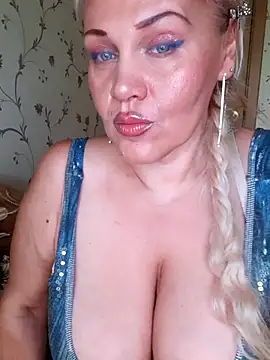 Snapshot of IsabellaBoni chatting on 09-19-25, 06:15 IsabellaBoni online show from 09-19-25, 06:15