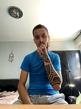 Snapshot of BWC69_69_69 chatting on 09-30-25, 10:09 BWC69 69 69 online show from 09-30-25, 10:09