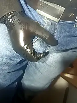 Snapshot of franko1987 chatting on 01-11-25, 05:52 franko1987 online show from 01-11-25, 05:52