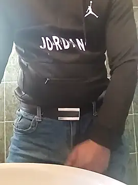 Snapshot of franko1987 chatting on 01-11-25, 09:26 franko1987 online show from 01-11-25, 09:26