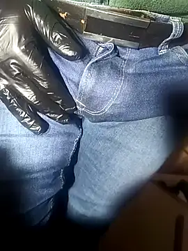 Snapshot of franko1987 chatting on 01-25-25, 09:26 franko1987 online show from 01-25-25, 09:26