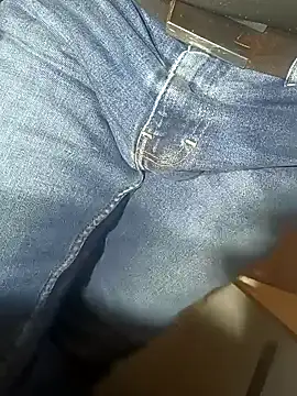 Snapshot of franko1987 chatting on 02-01-25, 06:32 franko1987 online show from 02-01-25, 06:32