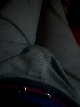 Snapshot of franko1987 chatting on 02-19-25, 03:39 franko1987 online show from 02-19-25, 03:39