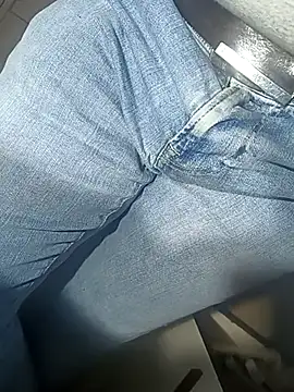 Snapshot of franko1987 chatting on 02-22-25, 04:51 franko1987 online show from 02-22-25, 04:51