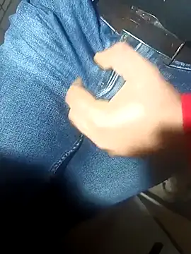 Snapshot of franko1987 chatting on 02-26-25, 05:09 franko1987 online show from 02-26-25, 05:09