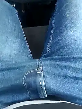 Snapshot of franko1987 chatting on 03-10-25, 10:26 franko1987 online show from 03-10-25, 10:26