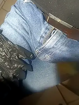 Snapshot of franko1987 chatting on 03-16-25, 03:58 franko1987 online show from 03-16-25, 03:58