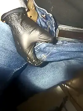 Snapshot of franko1987 chatting on 03-17-25, 05:12 franko1987 online show from 03-17-25, 05:12