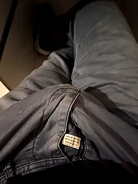 Snapshot of franko1987 chatting on 11-23-25, 04:23 franko1987 online show from 11-23-25, 04:23