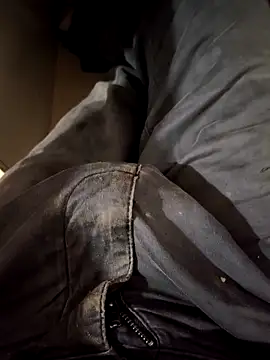 Snapshot of franko1987 chatting on 12-21-25, 04:30 franko1987 online show from 12-21-25, 04:30