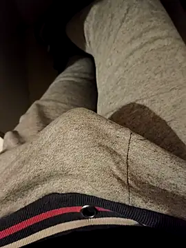 Snapshot of franko1987 chatting on 02-15-26, 06:32 franko1987 online show from 02-15-26, 06:32