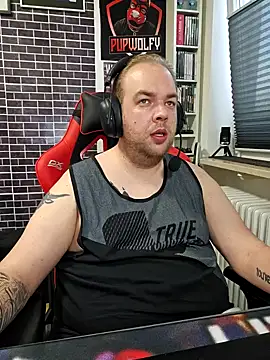 PupW0lfy online show from 12-16-24, 03:11