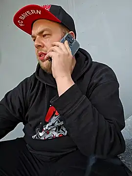 PupW0lfy online show from 12-18-24, 11:24