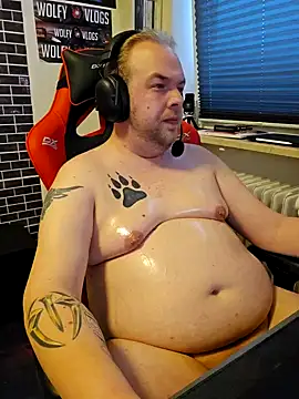 PupW0lfy online show from 02-03-25, 03:49