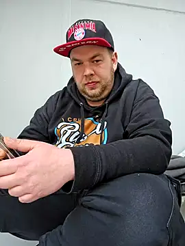 PupW0lfy online show from 02-10-25, 11:36