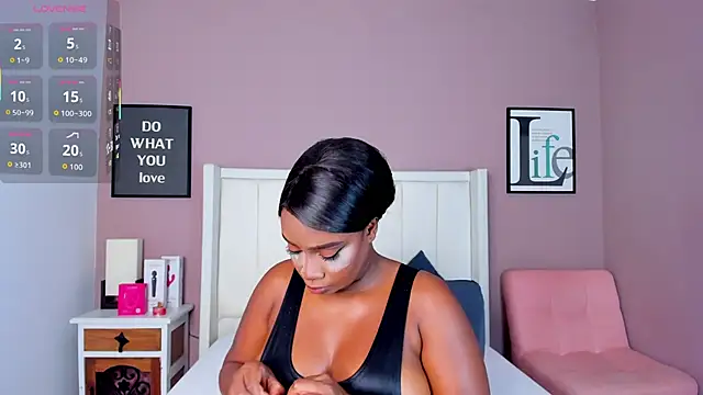 Britanymooree online show from 11-03-25, 07:59