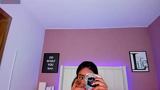 Britanymooree online show from 11-05-25, 07:25