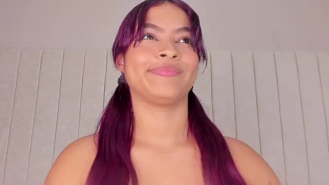 Littleolivia  online show from 02-24-25, 12:59