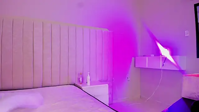 Littleolivia  online show from 12-03-25, 12:36