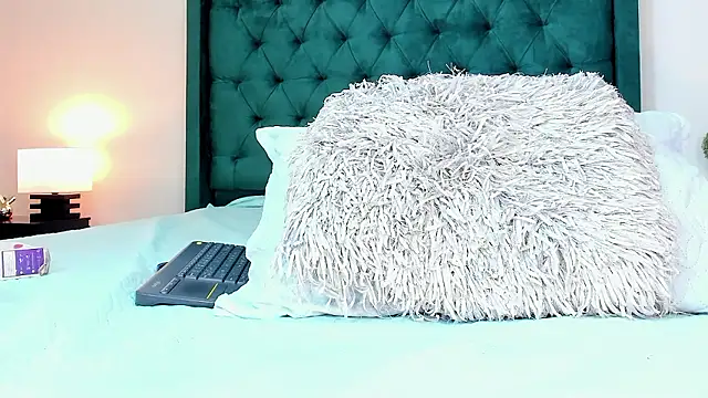 Snapshot of Orianaa_Kade chatting on 12-05-24, 04:55 Orianaa Kade online show from 12-05-24, 04:55